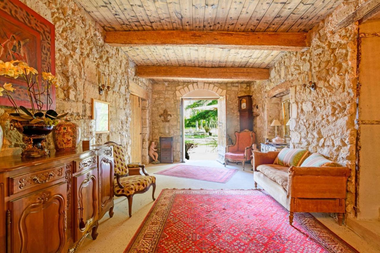 Bastide De Bellegarde Bed and Breakfast Αβινιόν Εξωτερικό φωτογραφία